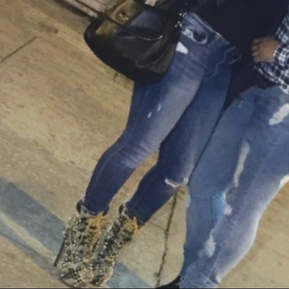 Shoes - Picture 5 of 6